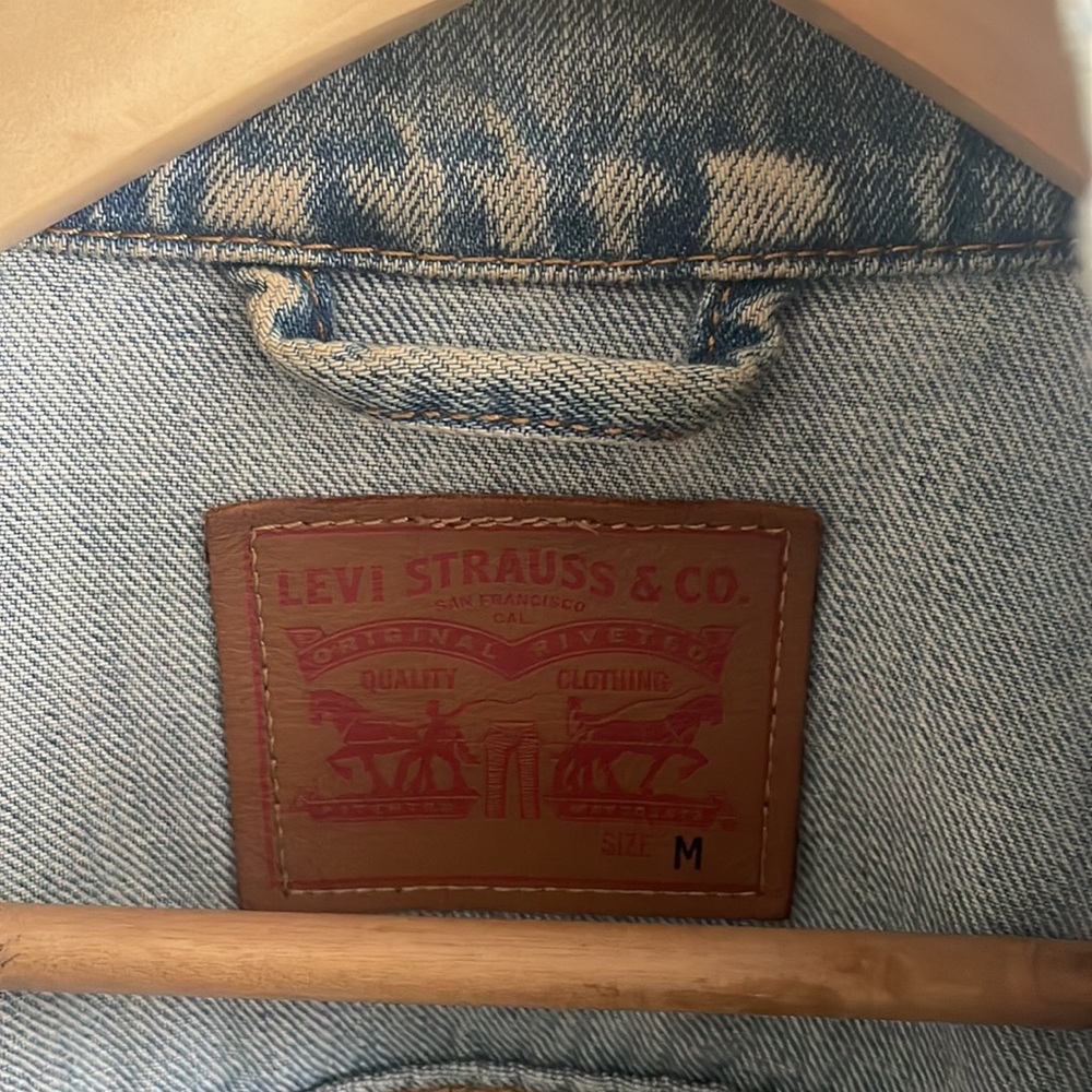 Denim jacket - Picture 3 of 4